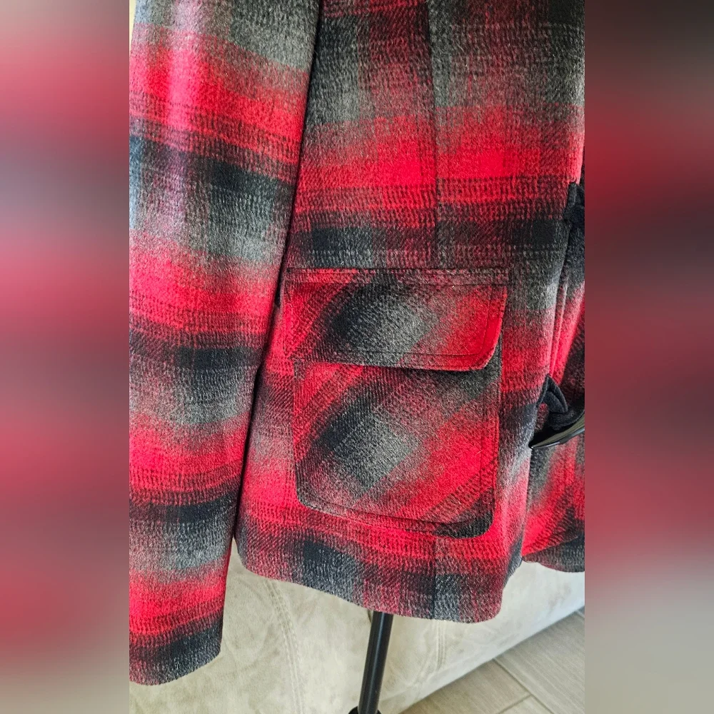 Red Jacket - Picture 2 of 6